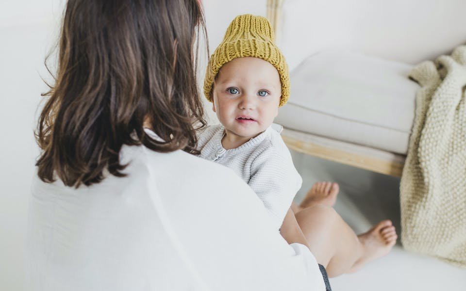 8 Cara Menghilangkan Cegukan pada Bayi, Simak Penyebabnya!