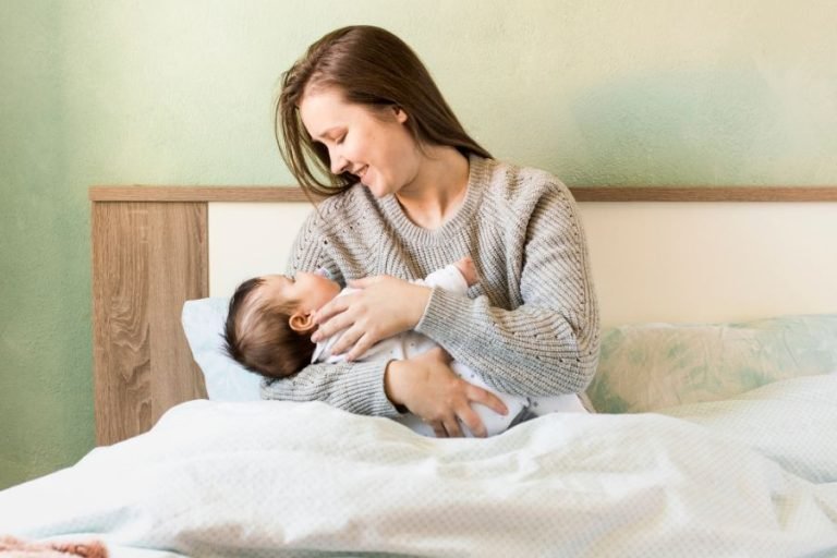 8 Larangan Setelah Melahirkan Normal yang Perlu Ibu Ketahui