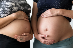 perbedaan perut buncit dan hamil