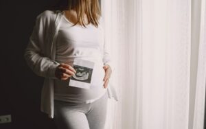 7 Ciri-Ciri Bayi Sungsang dan Cara Melahirkan yang Aman