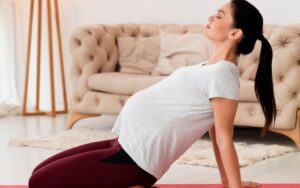 9 Cara Mengatasi Bayi Sungsang agar Posisinya Normal, Catat!