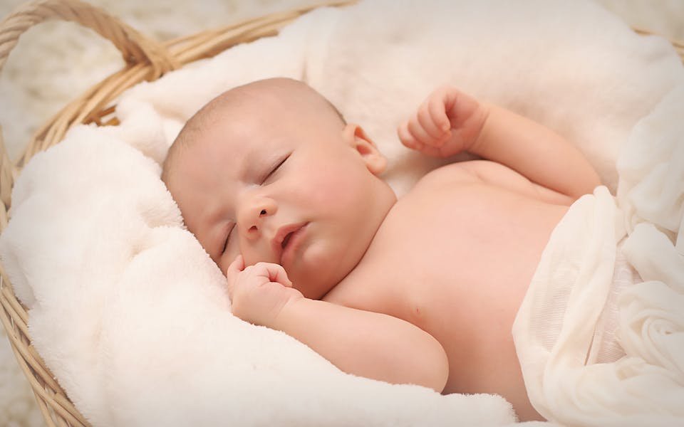 Bayi Prematur: Gejala, Penyebab, Komplikasi, & Perawatannya