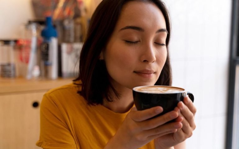 Bolehkah Ibu Menyusui Minum Kopi? Inilah Efek Sampingnya