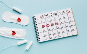 Cara Memperlancar Haid Setelah Kuret, Istirahat yang Cukup!