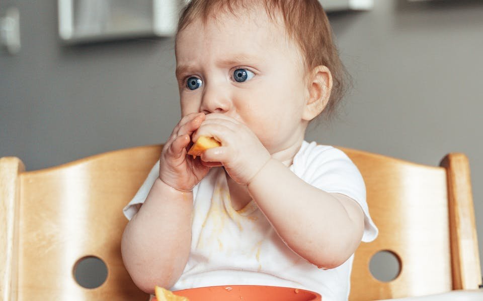 8 Tanda Bayi Alergi Makanan dan Cara Menangani yang Tepat