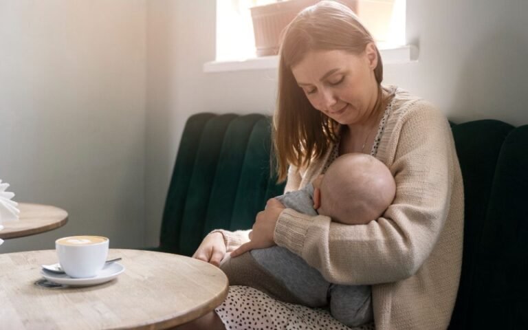 Jumlah Kebutuhan ASI pada Bayi Berdasarkan Usianya, Catat!