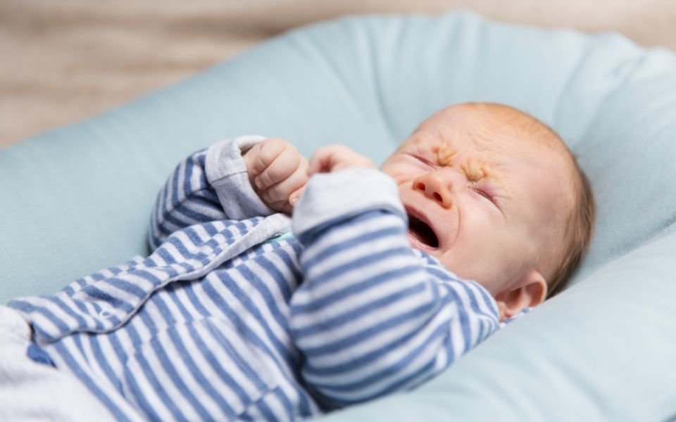 Penyebab Bayi Gumoh dan Ciri-cirinya yang Perlu Ibu Pahami